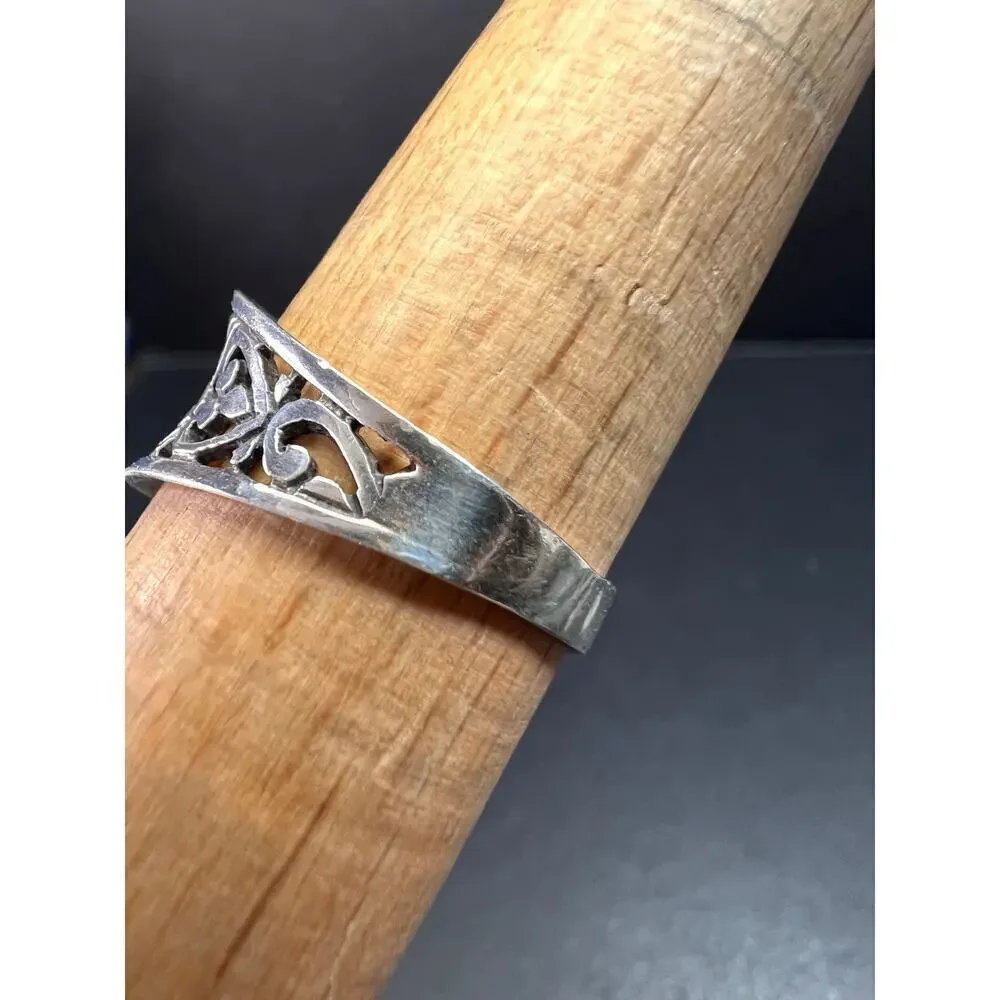 Vintage Sterling Silver Scrolling Delicate Design Ring Size 8